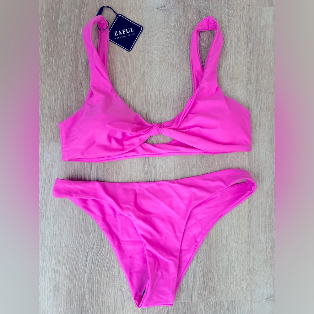 Bright pink bikini size L